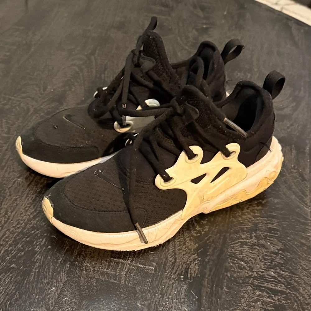 Nike Kids Black and White Sneakers